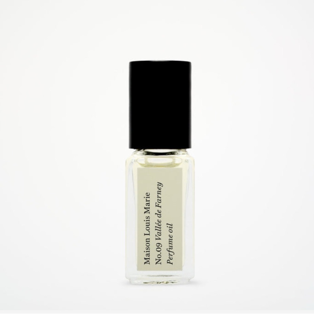 💛 2/$25 Maison Louis Marie Perfume Oil No.09